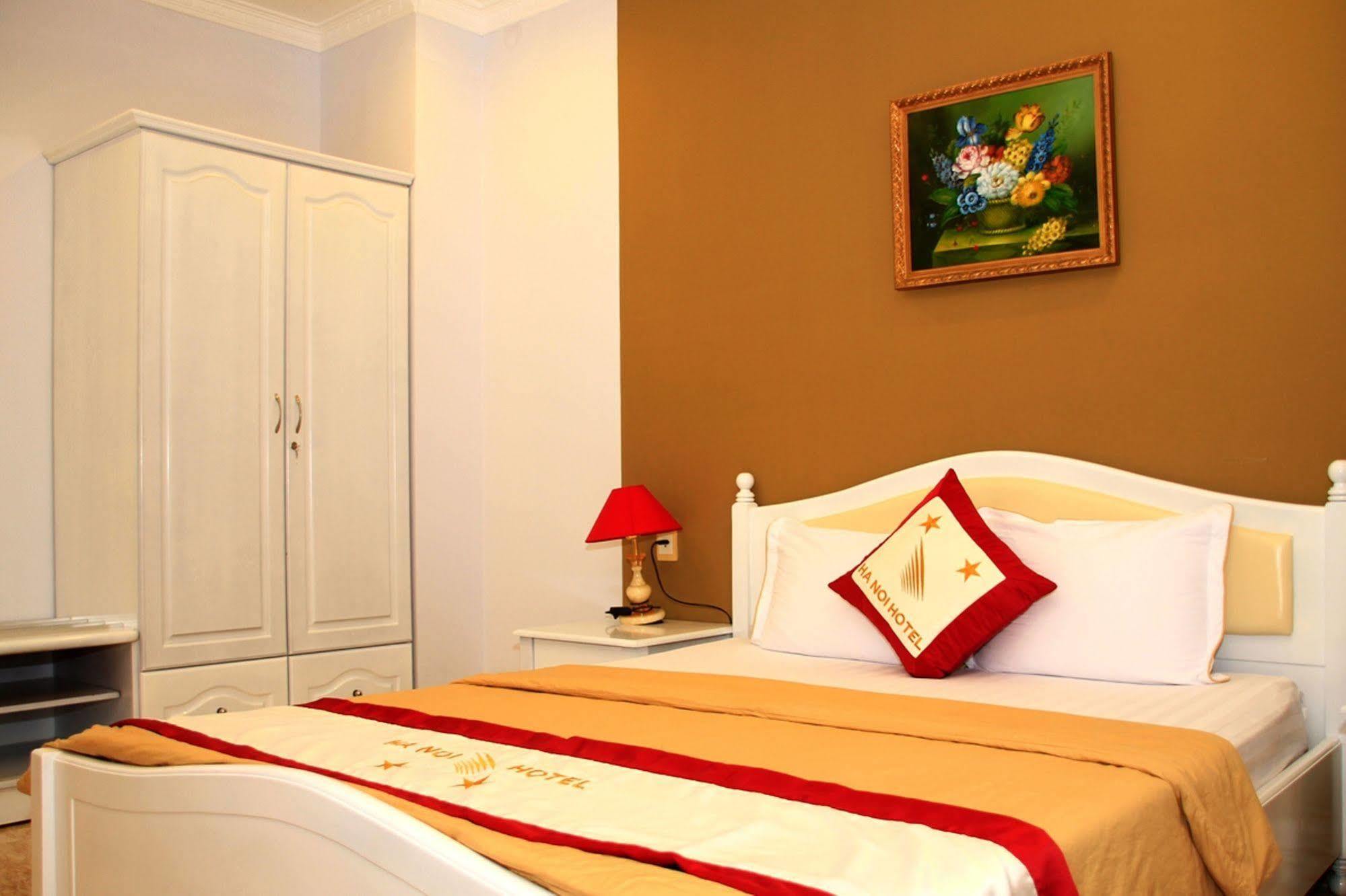 Ha Noi Hotel Near Tan Son Nhat Airport --- Free Airport Pick-Up And Drop-Off Available 24 Hours A Day Ho Si Minh-város Kültér fotó
