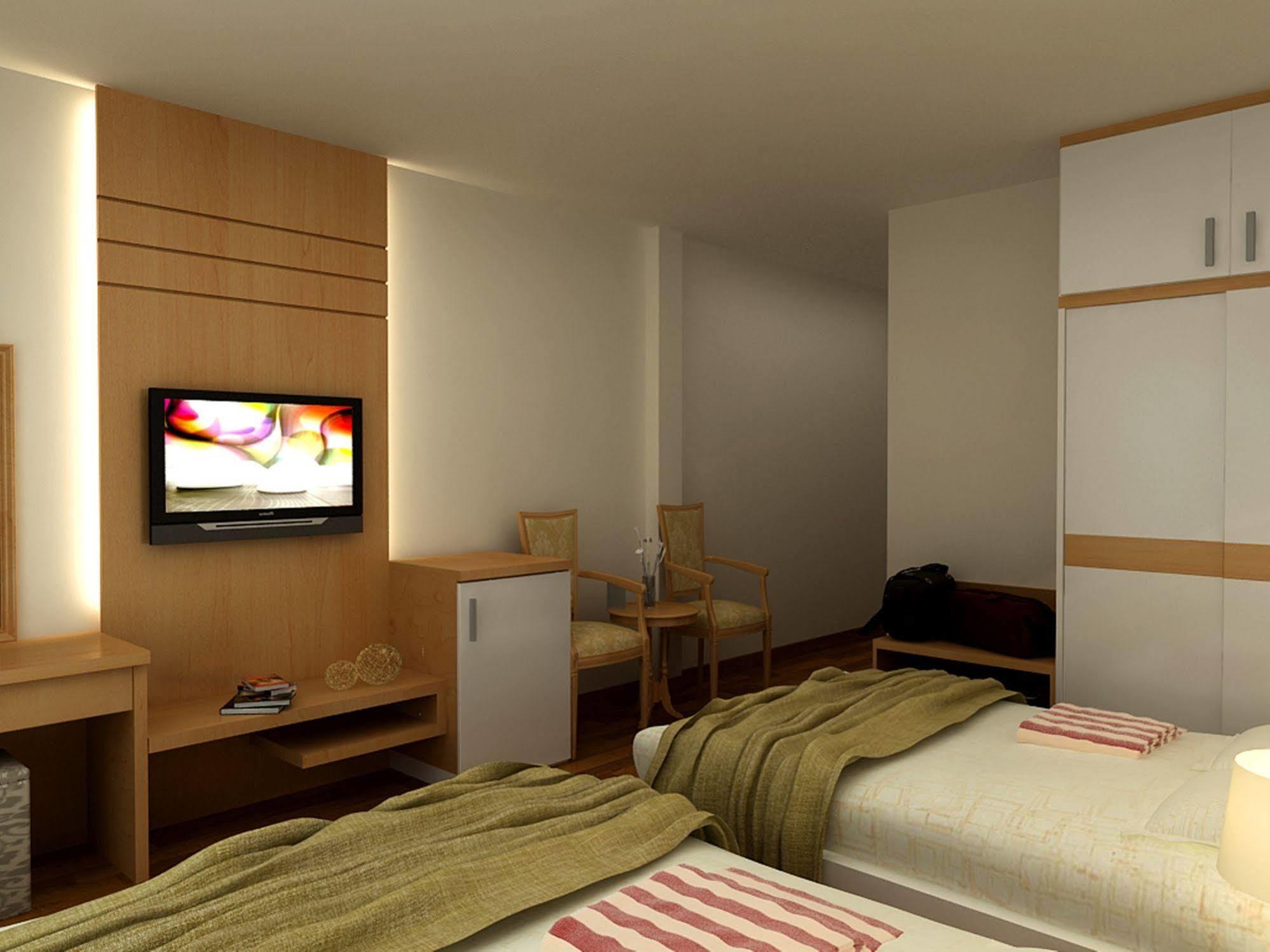 Ha Noi Hotel Near Tan Son Nhat Airport --- Free Airport Pick-Up And Drop-Off Available 24 Hours A Day Ho Si Minh-város Kültér fotó