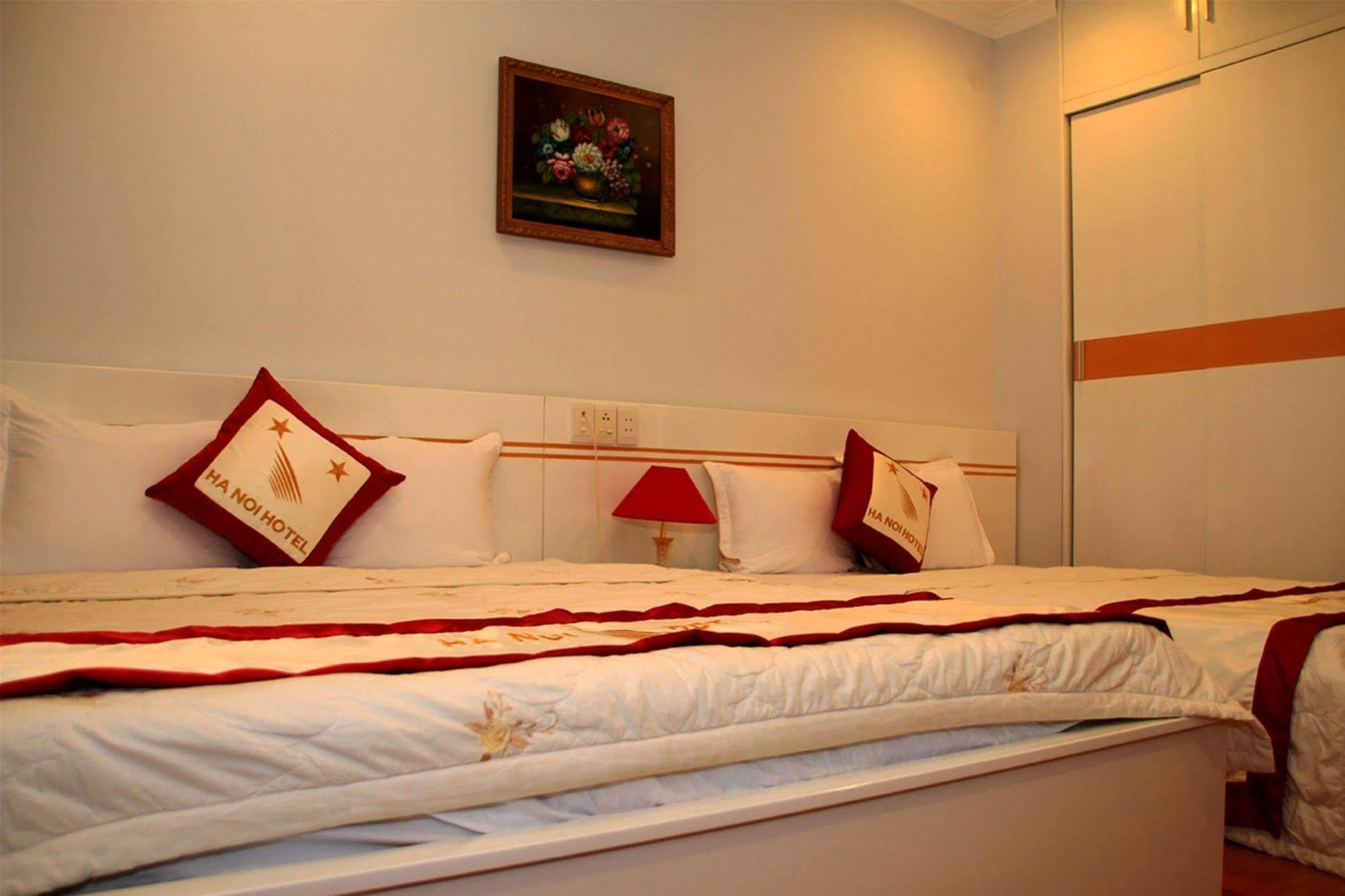 Ha Noi Hotel Near Tan Son Nhat Airport --- Free Airport Pick-Up And Drop-Off Available 24 Hours A Day Ho Si Minh-város Kültér fotó