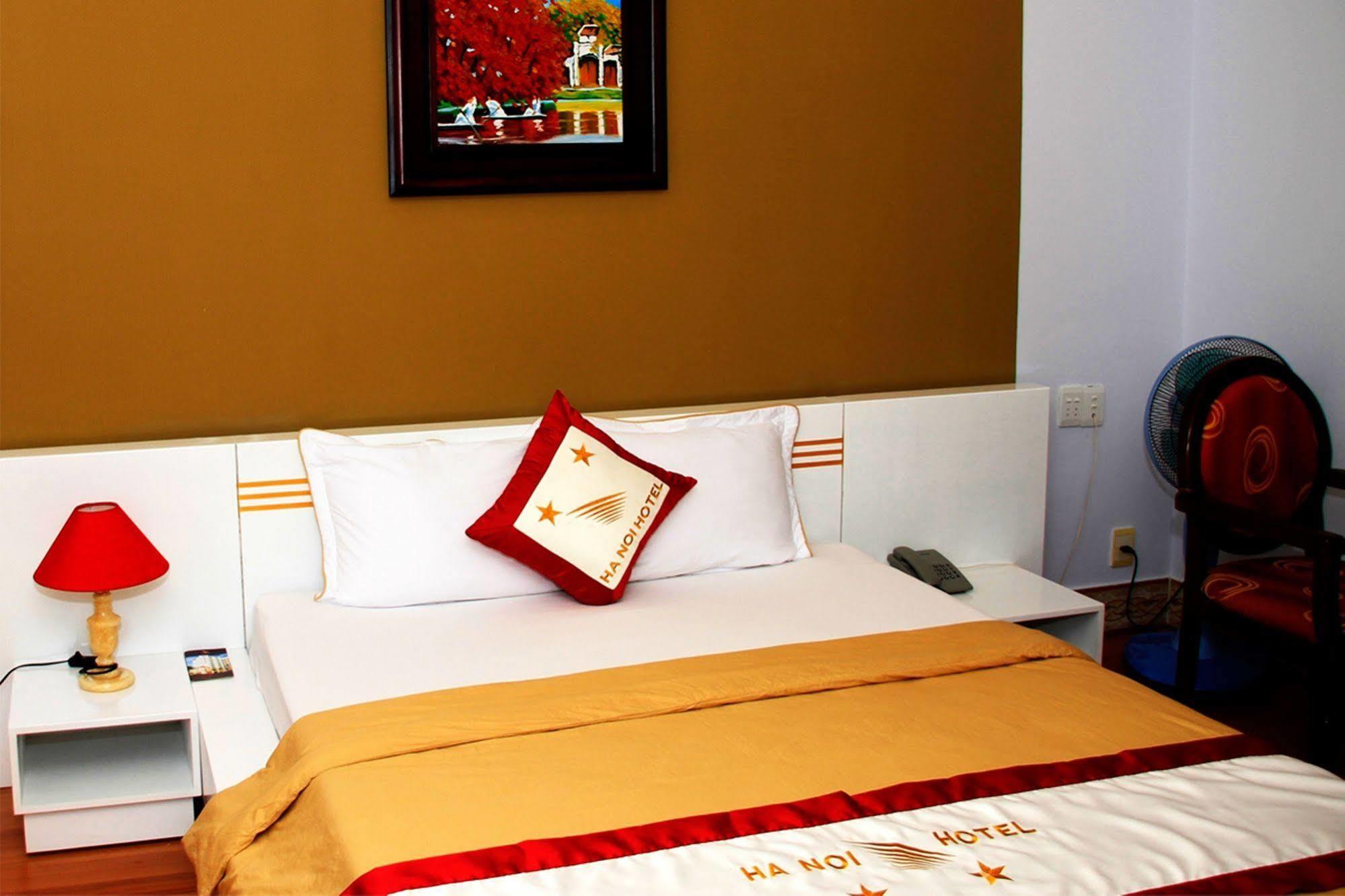 Ha Noi Hotel Near Tan Son Nhat Airport --- Free Airport Pick-Up And Drop-Off Available 24 Hours A Day Ho Si Minh-város Kültér fotó