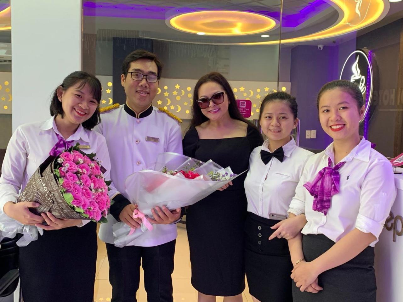 Ha Noi Hotel Near Tan Son Nhat Airport --- Free Airport Pick-Up And Drop-Off Available 24 Hours A Day Ho Si Minh-város Kültér fotó